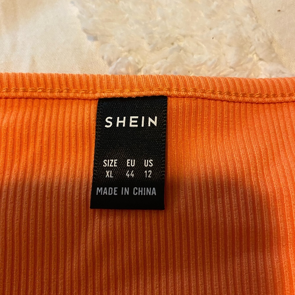 Crop top - Picture 3 of 3